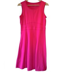 Title Nine Dream Dress Size Medium Swiftsnap Buttah Fuschia Outdoors